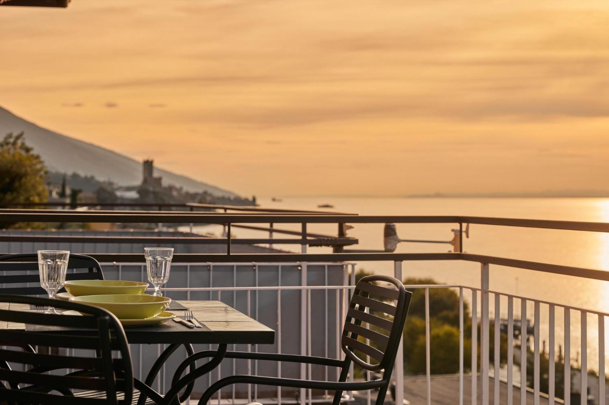 Lake View Luca Apartment Malcesine Dış mekan fotoğraf