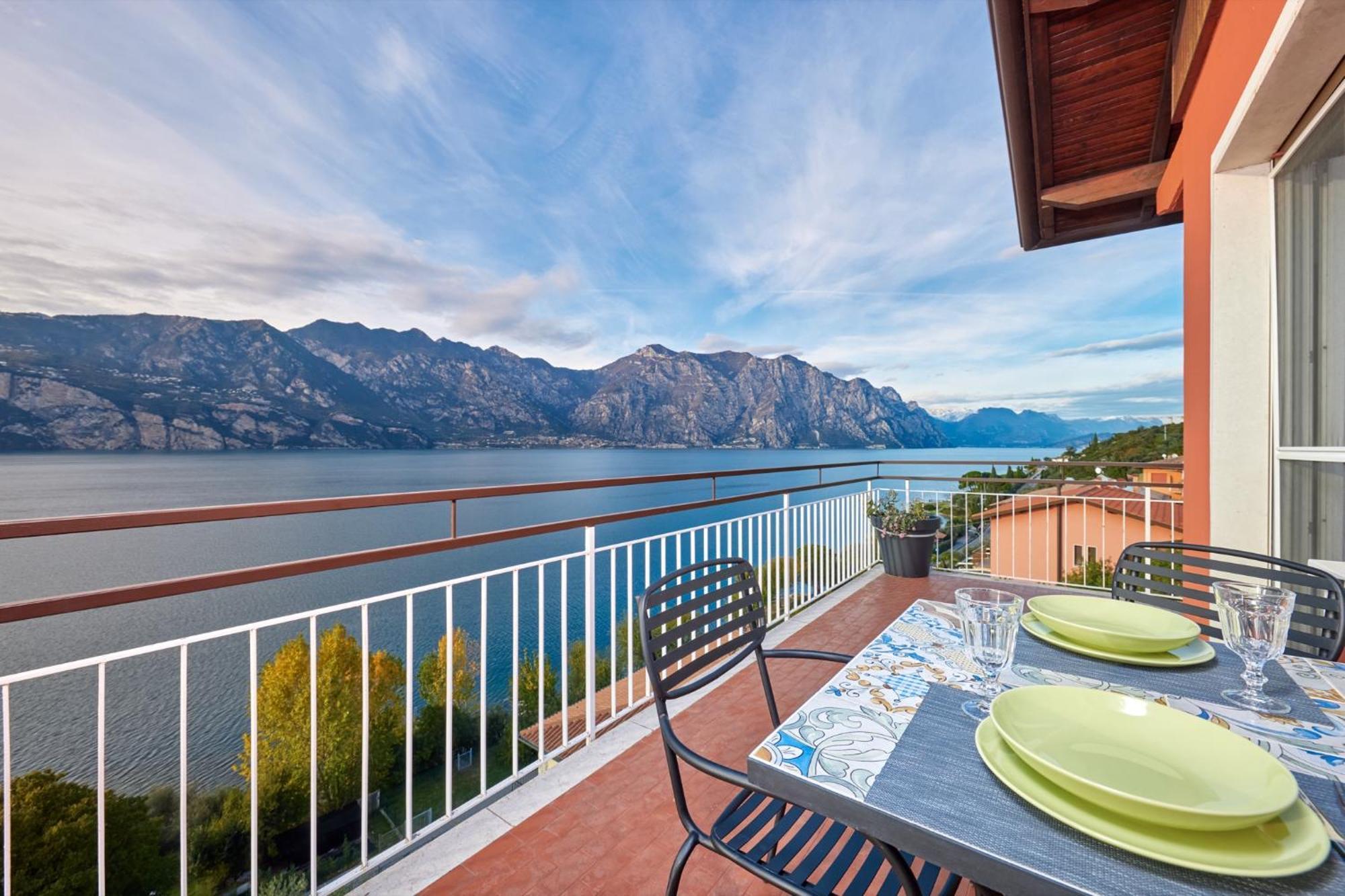 Lake View Luca Apartment Malcesine Dış mekan fotoğraf